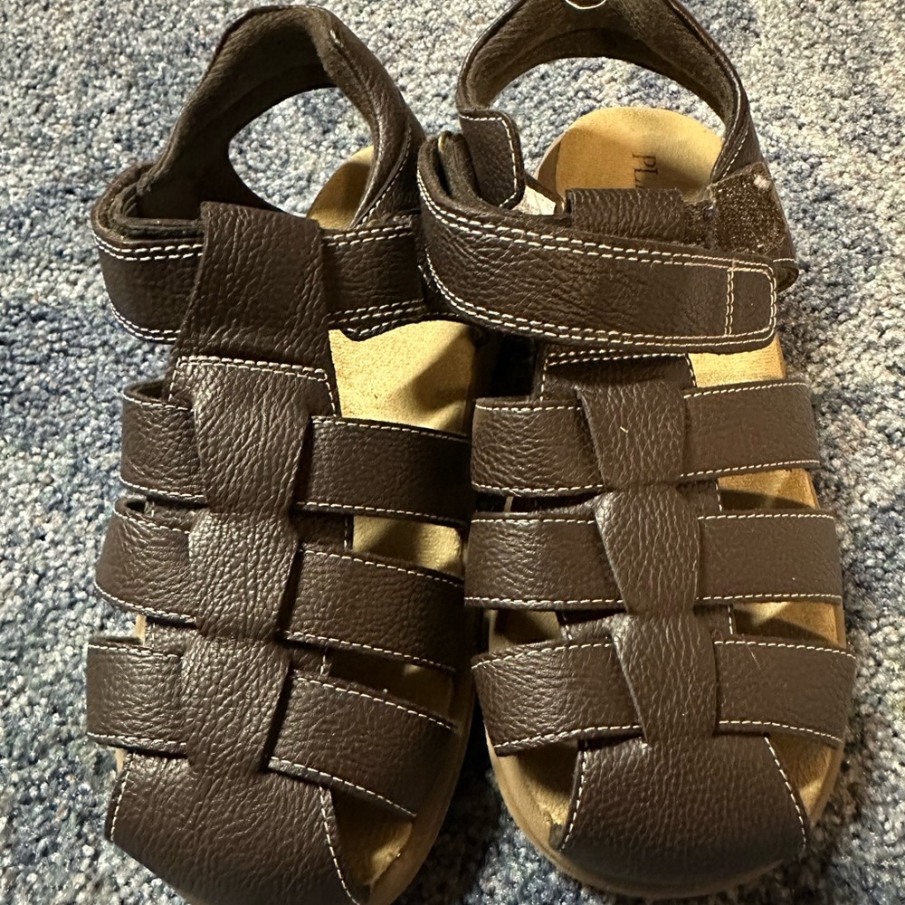 Boys brown children’s place sandals size 6